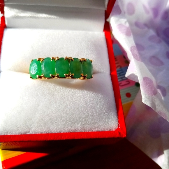 Jewelry - 2 HOUR SALE!! 14KT Natural Emerald Band